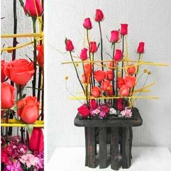 Arreglo Floral con 24 Rosas Naima
