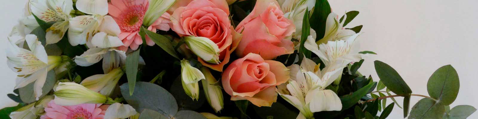 Arreglos Florales Exóticos con Rosas