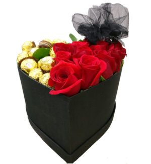 Caja de Flores Corazón con Chocolates Guinea