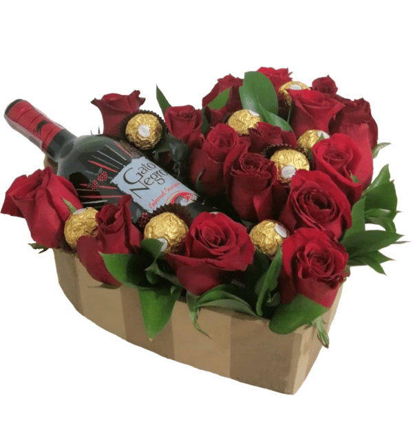 Arreglo Floral Corazón con Rosas vino y chocolates Cantalejo Bogota